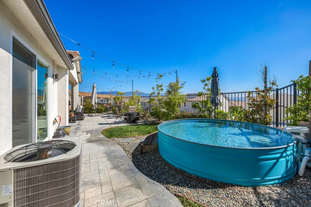 28553 Foothill Saugus, CA 91350