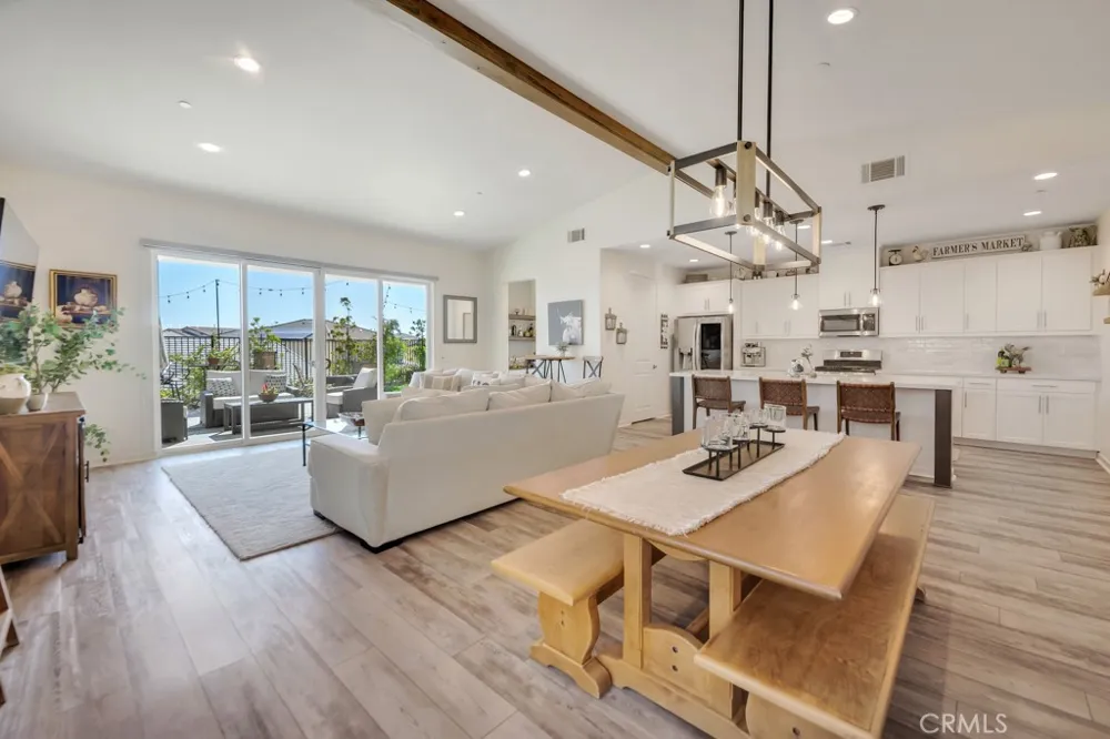 28553 Foothill Saugus, CA 91350