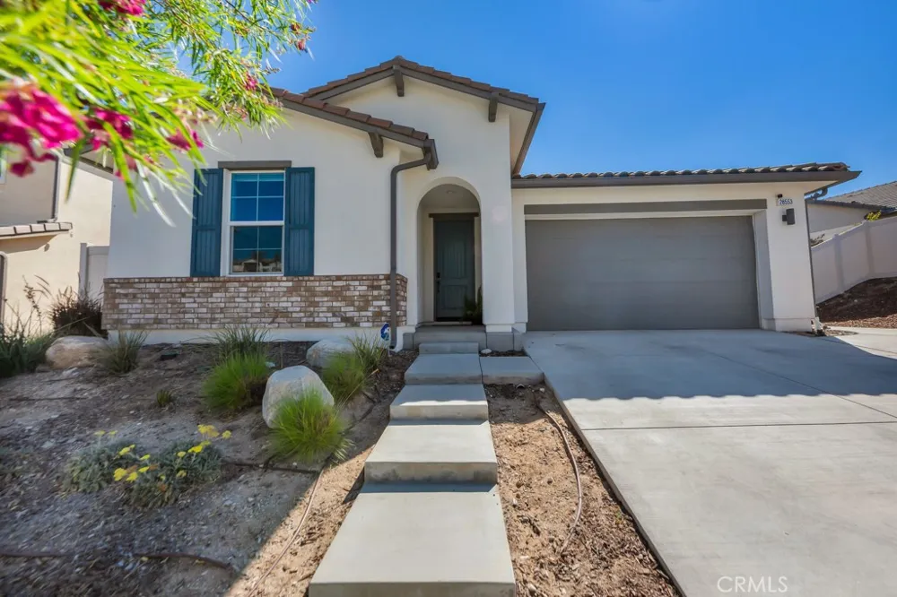 28553 Foothill Saugus, CA 91350