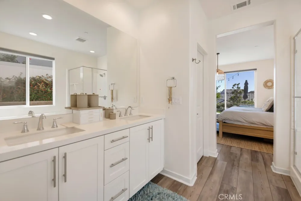 28553 Foothill Saugus, CA 91350