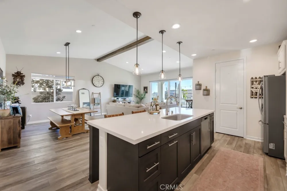 28553 Foothill Saugus, CA 91350