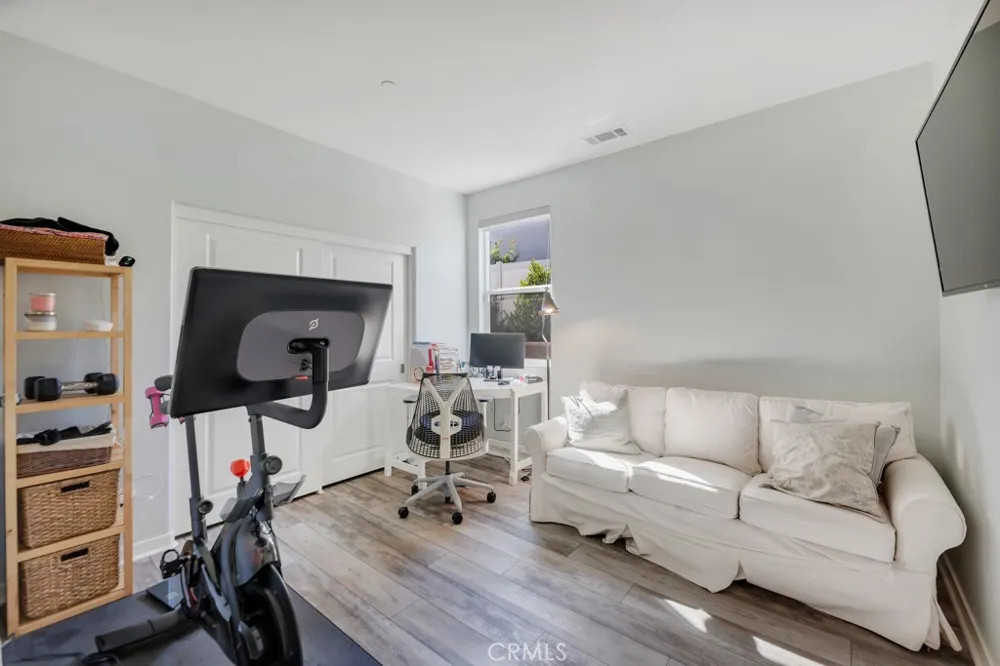 28553 Foothill Saugus, CA 91350