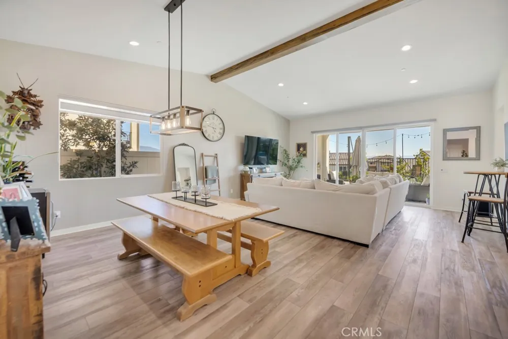 28553 Foothill Saugus, CA 91350