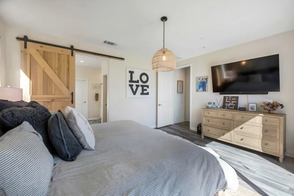28553 Foothill Saugus, CA 91350