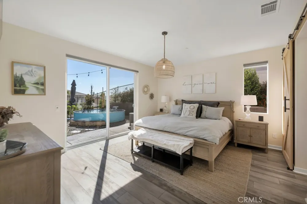 28553 Foothill Saugus, CA 91350