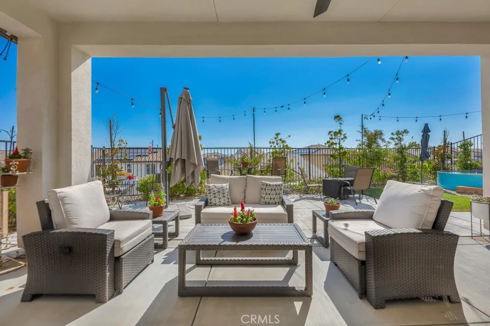 28553 Foothill Saugus, CA 91350