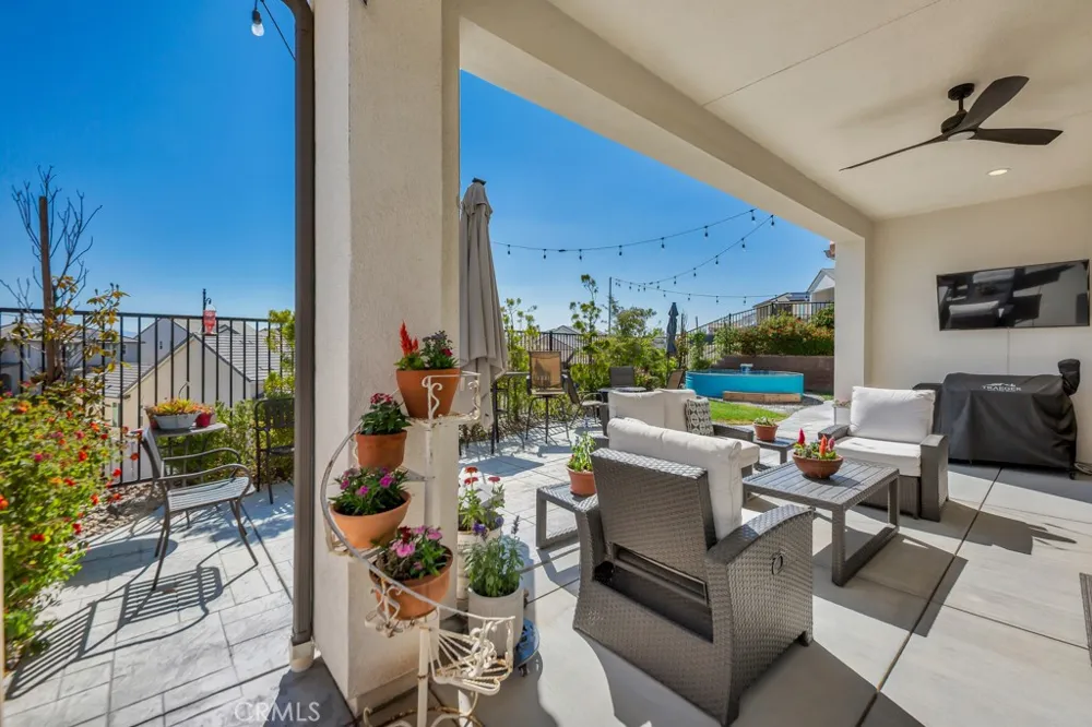 28553 Foothill Saugus, CA 91350