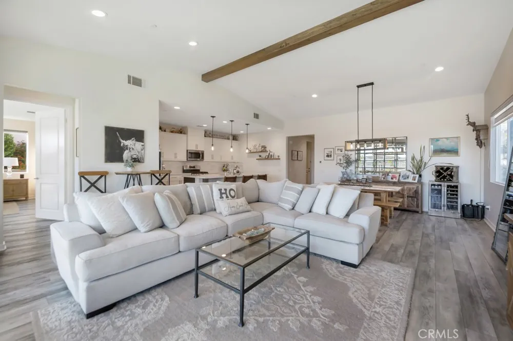 28553 Foothill Saugus, CA 91350