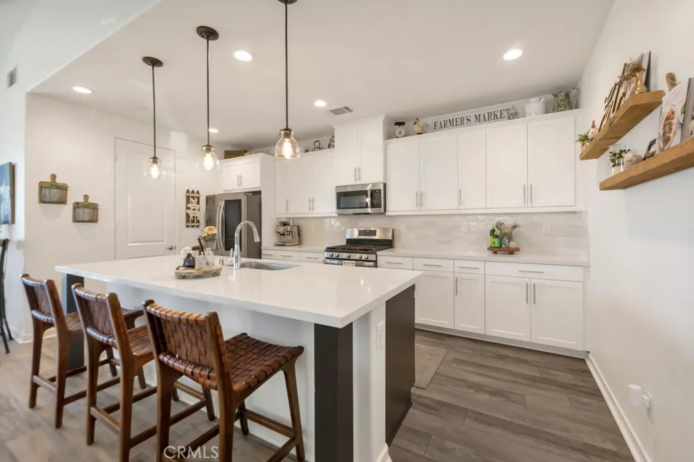 28553 Foothill Saugus, CA 91350