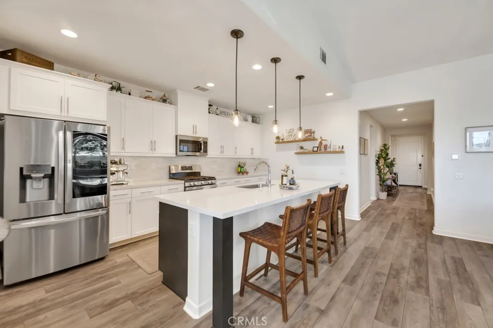 28553 Foothill Saugus, CA 91350