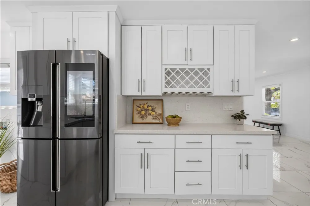 1320 N Catalina Burbank, CA 91505