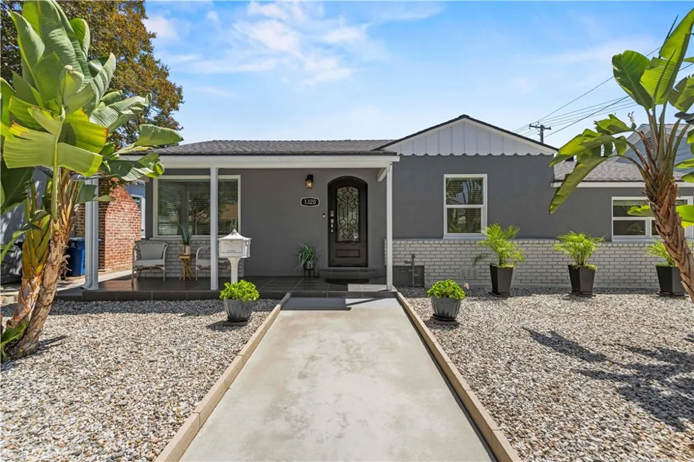 1320 N Catalina Burbank, CA 91505