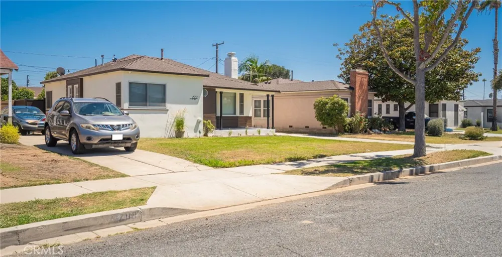 8712 S 11th Ave Inglewood, CA 90305