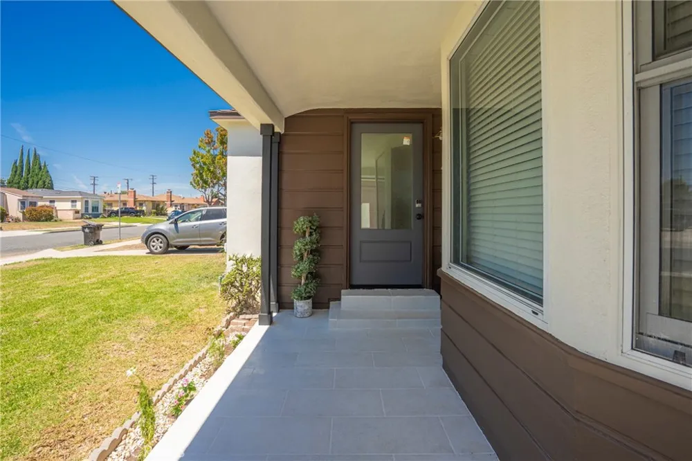 8712 S 11th Ave Inglewood, CA 90305