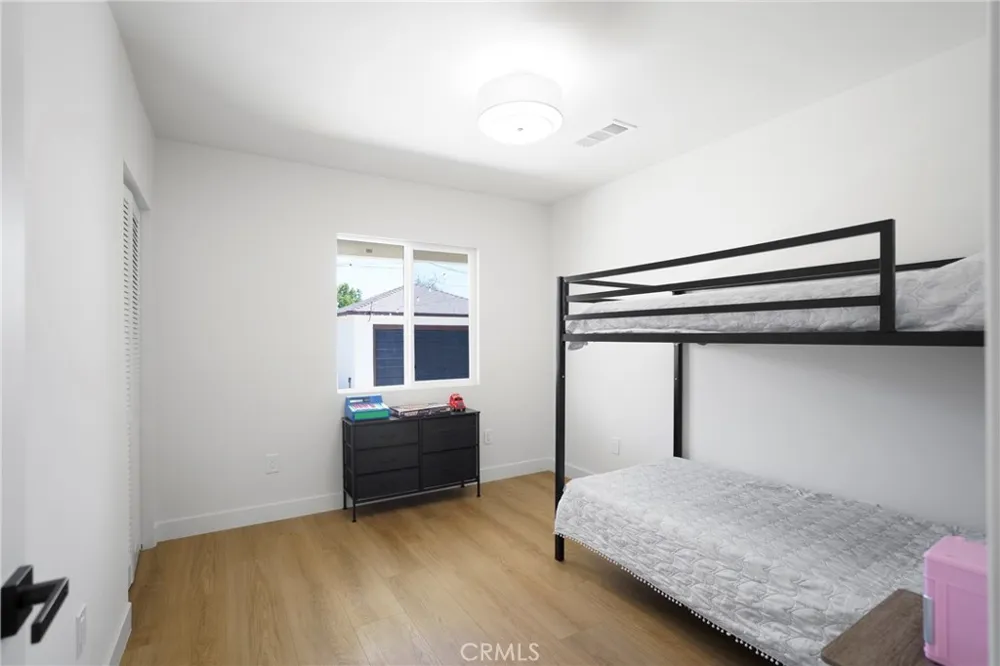 8712 S 11th Ave Inglewood, CA 90305