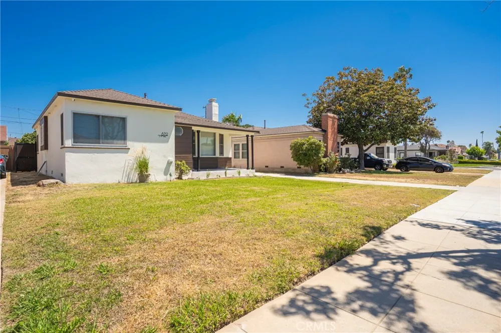 8712 S 11th Ave Inglewood, CA 90305