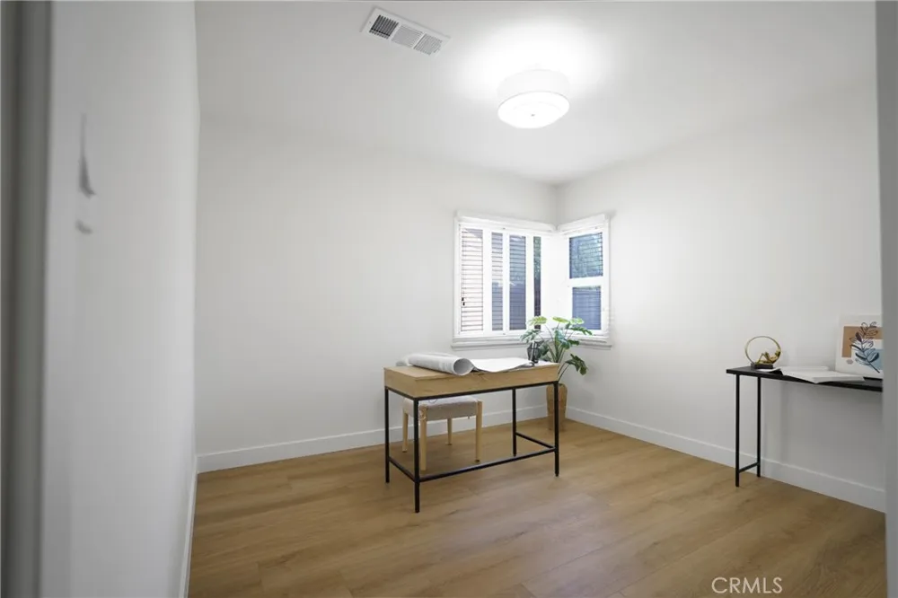8712 S 11th Ave Inglewood, CA 90305