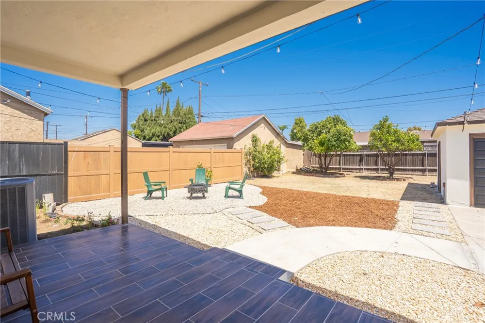 8712 S 11th Ave Inglewood, CA 90305