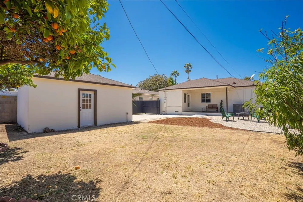8712 S 11th Ave Inglewood, CA 90305