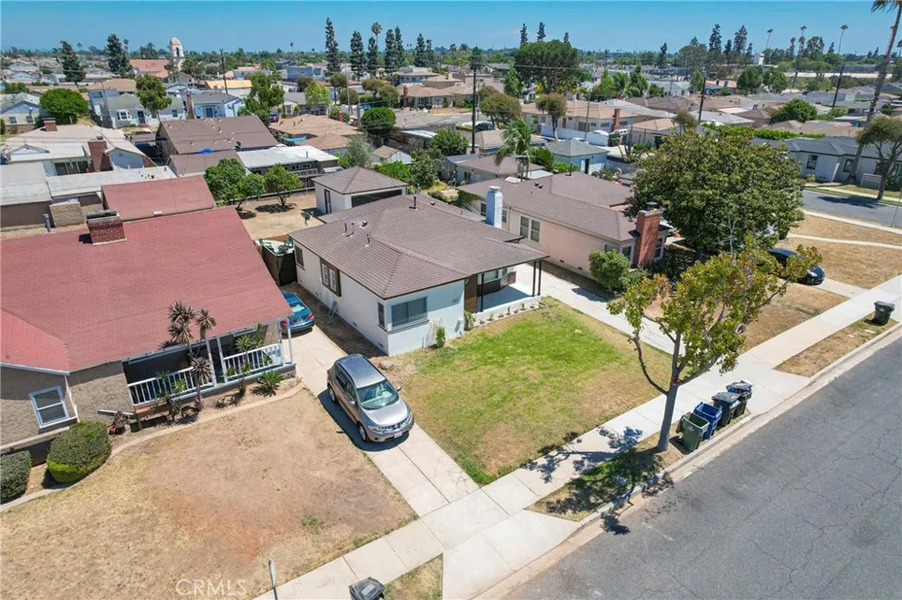 8712 S 11th Ave Inglewood, CA 90305