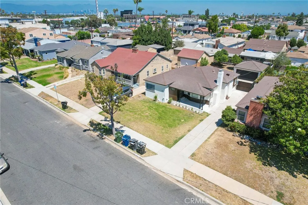 8712 S 11th Ave Inglewood, CA 90305