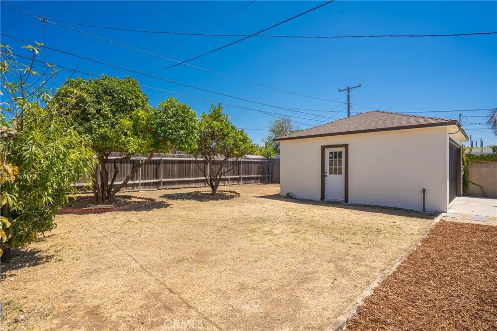 8712 S 11th Ave Inglewood, CA 90305