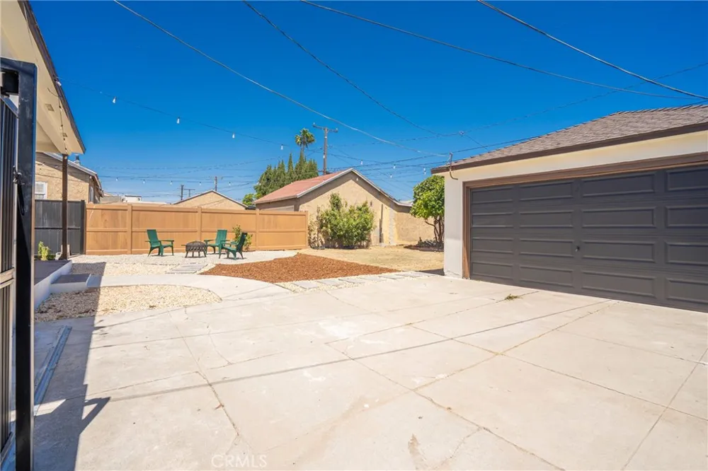 8712 S 11th Ave Inglewood, CA 90305