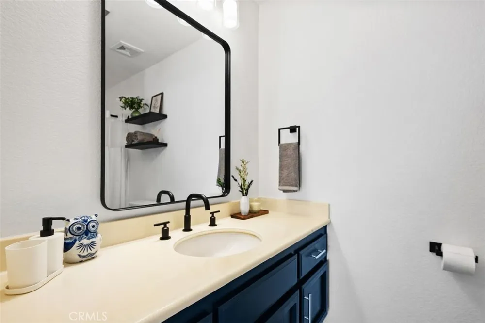 20553 S Vermont Avenue #6 Torrance, CA 90502