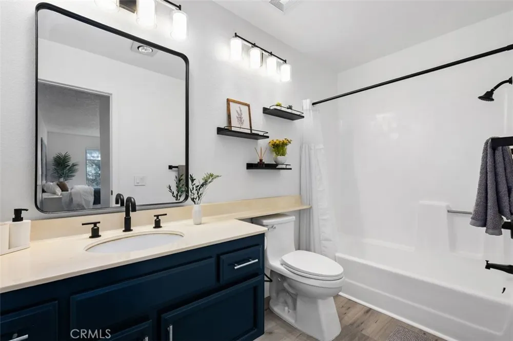 20553 S Vermont Avenue #6 Torrance, CA 90502