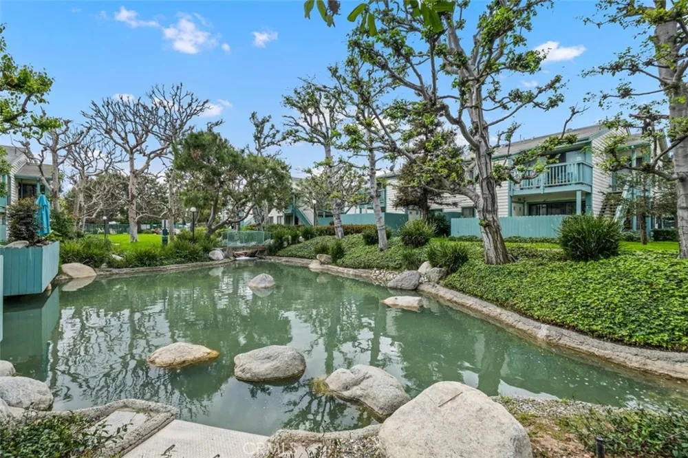 20553 S Vermont Avenue #6 Torrance, CA 90502