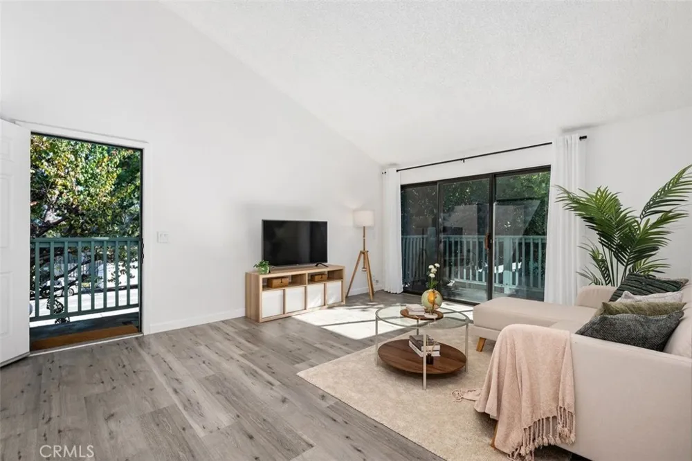 20553 S Vermont Avenue #6 Torrance, CA 90502