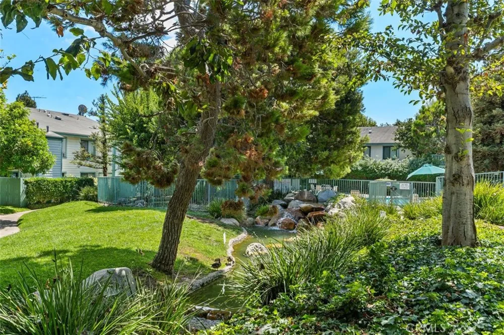 20553 S Vermont Avenue #6 Torrance, CA 90502