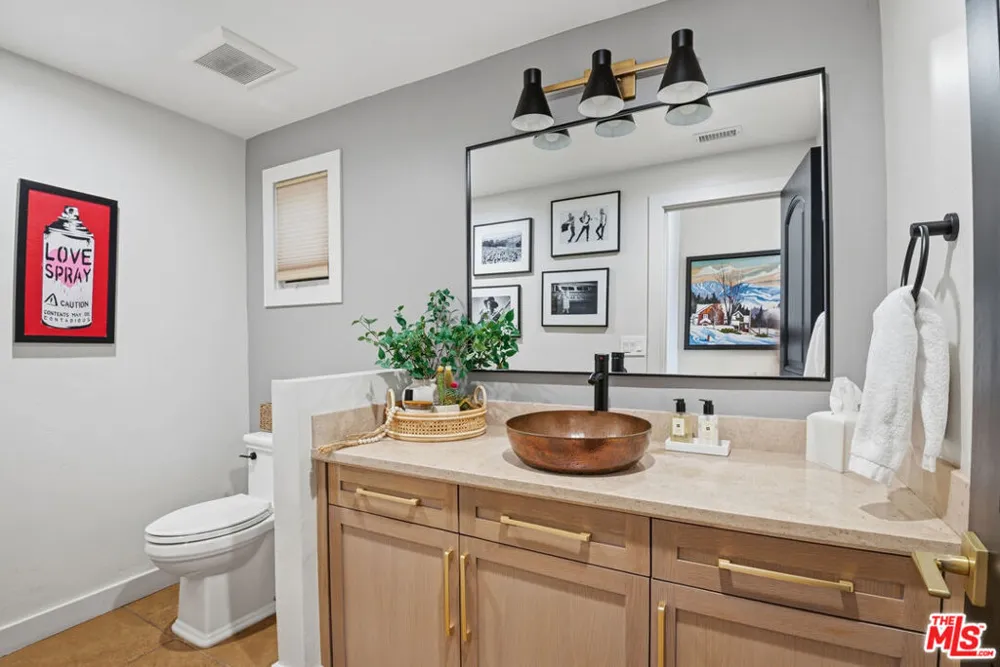 16820 Oak View Drive Encino, CA 91436