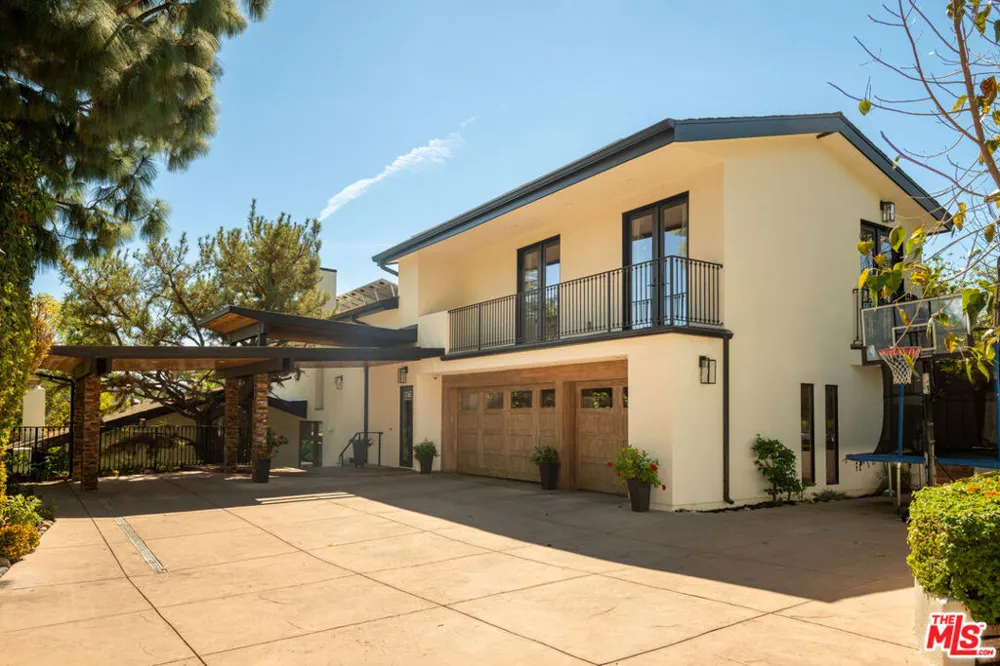 16820 Oak View Drive Encino, CA 91436