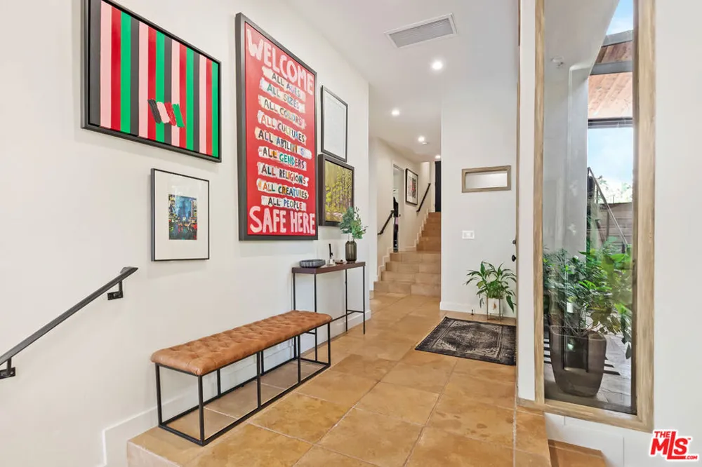 16820 Oak View Drive Encino, CA 91436
