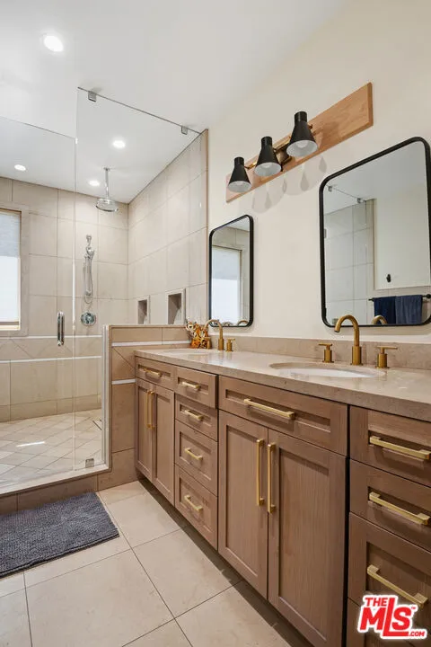 16820 Oak View Drive Encino, CA 91436
