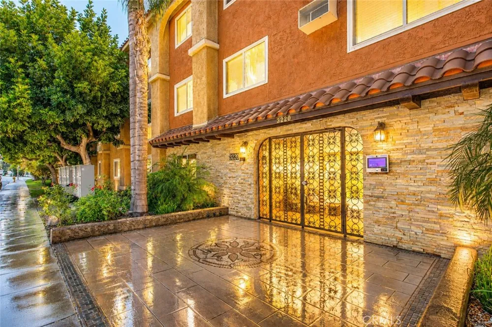 3220 Altura Avenue #217 Glendale, CA 91214