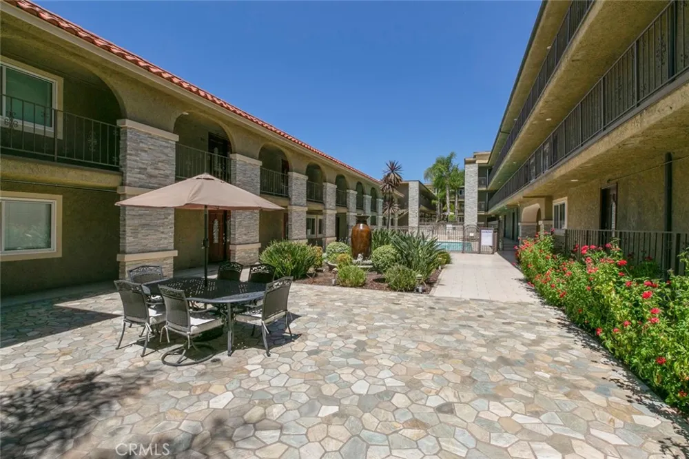 3220 Altura Avenue #217 Glendale, CA 91214