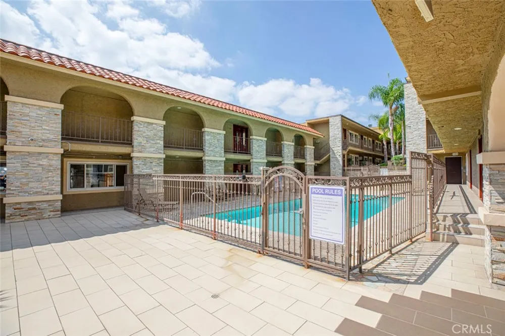 3220 Altura Avenue #217 Glendale, CA 91214