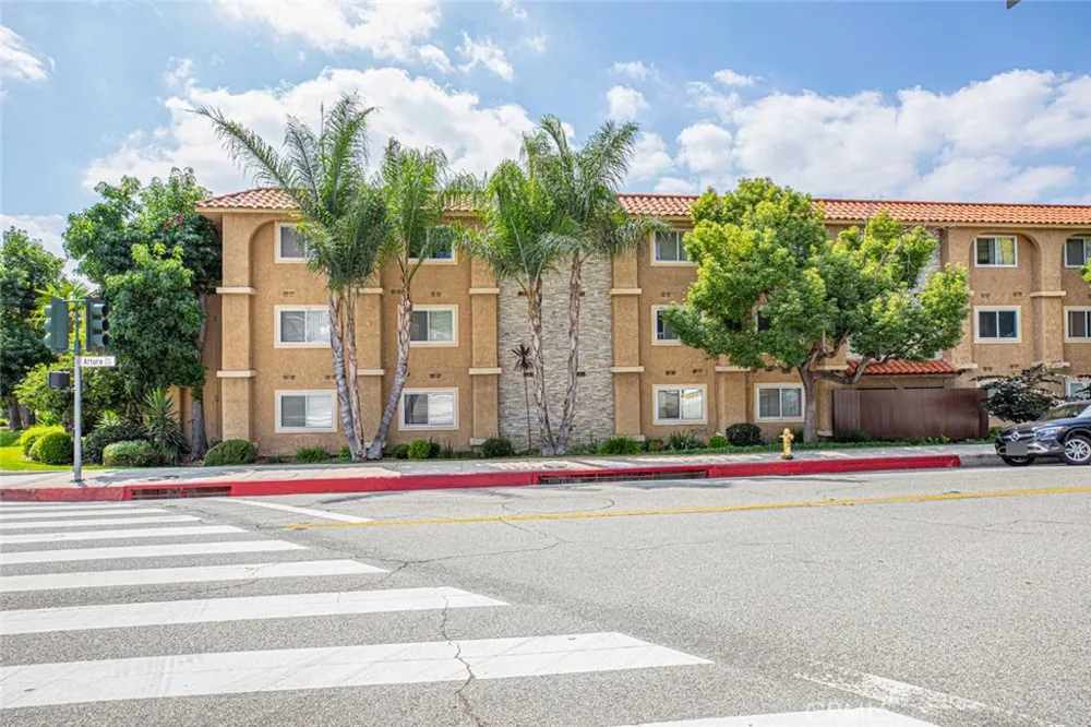 3220 Altura Avenue #217 Glendale, CA 91214