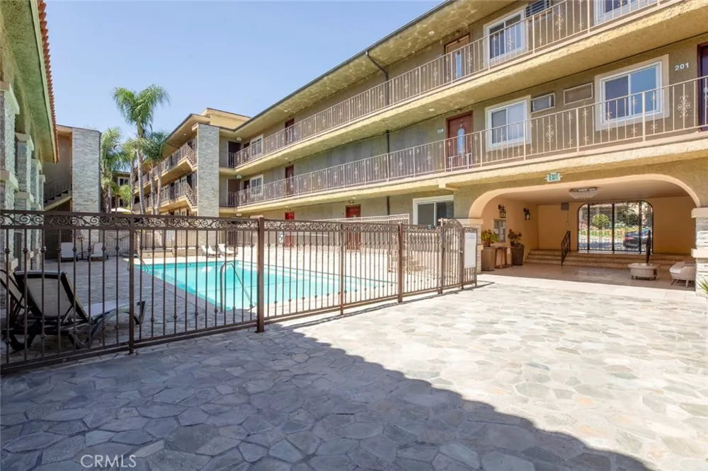 3220 Altura Avenue #217 Glendale, CA 91214