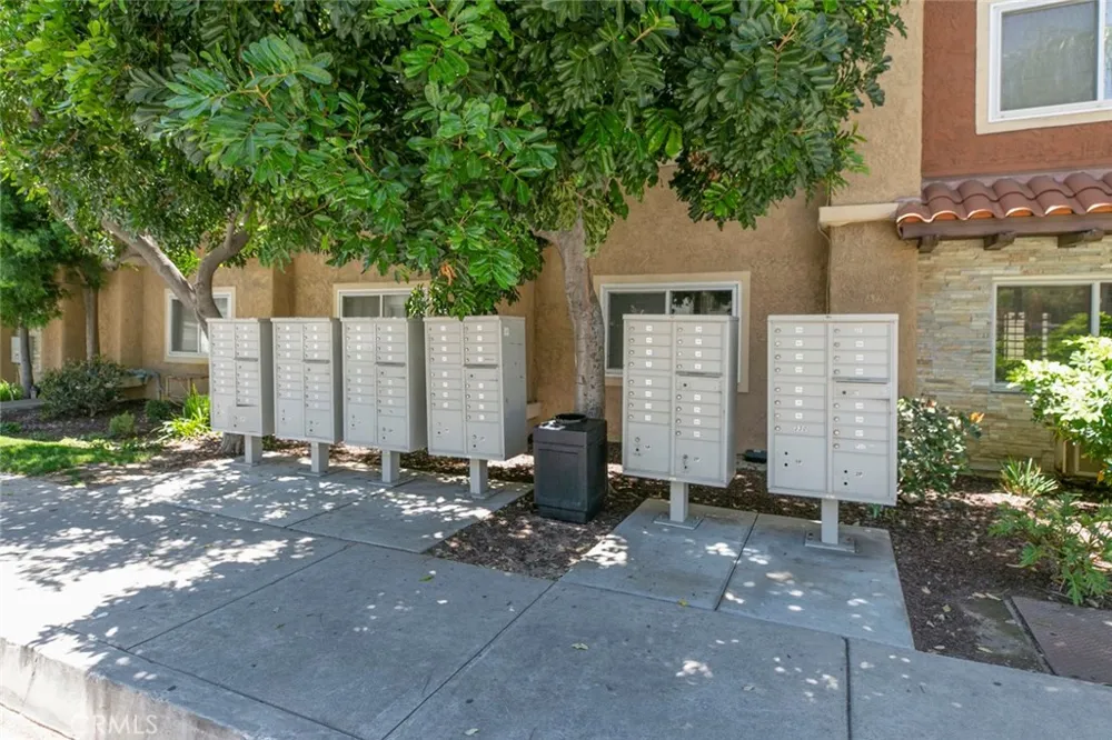 3220 Altura Avenue #217 Glendale, CA 91214