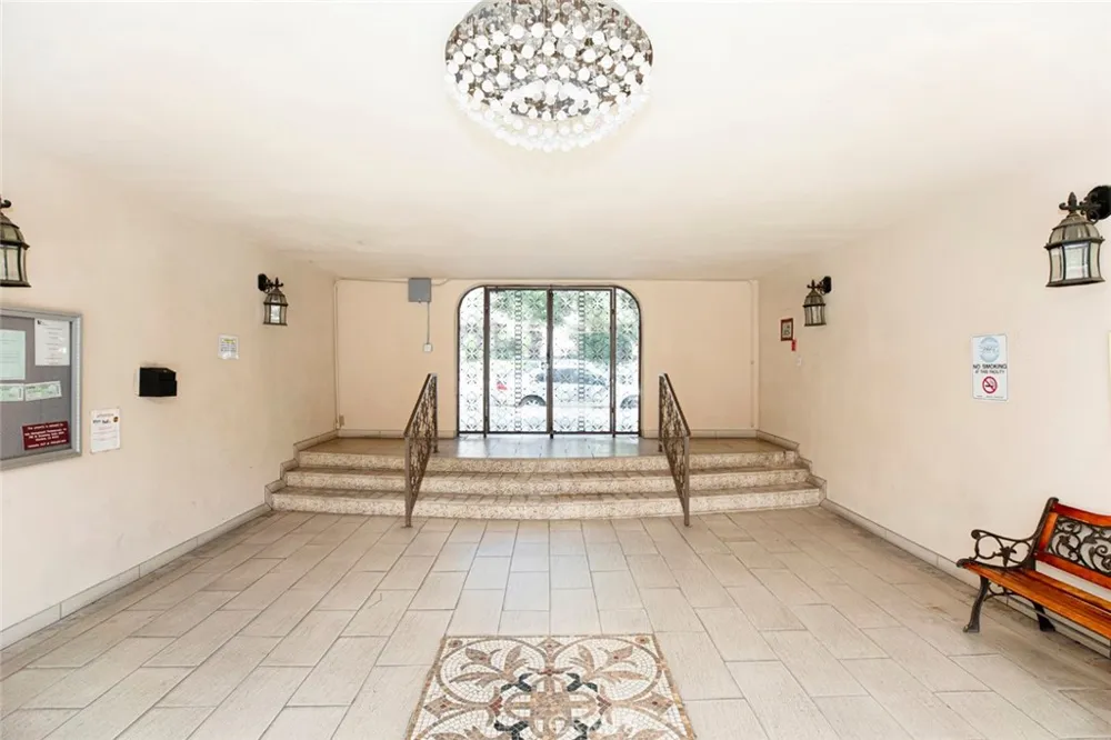 3220 Altura Avenue #217 Glendale, CA 91214