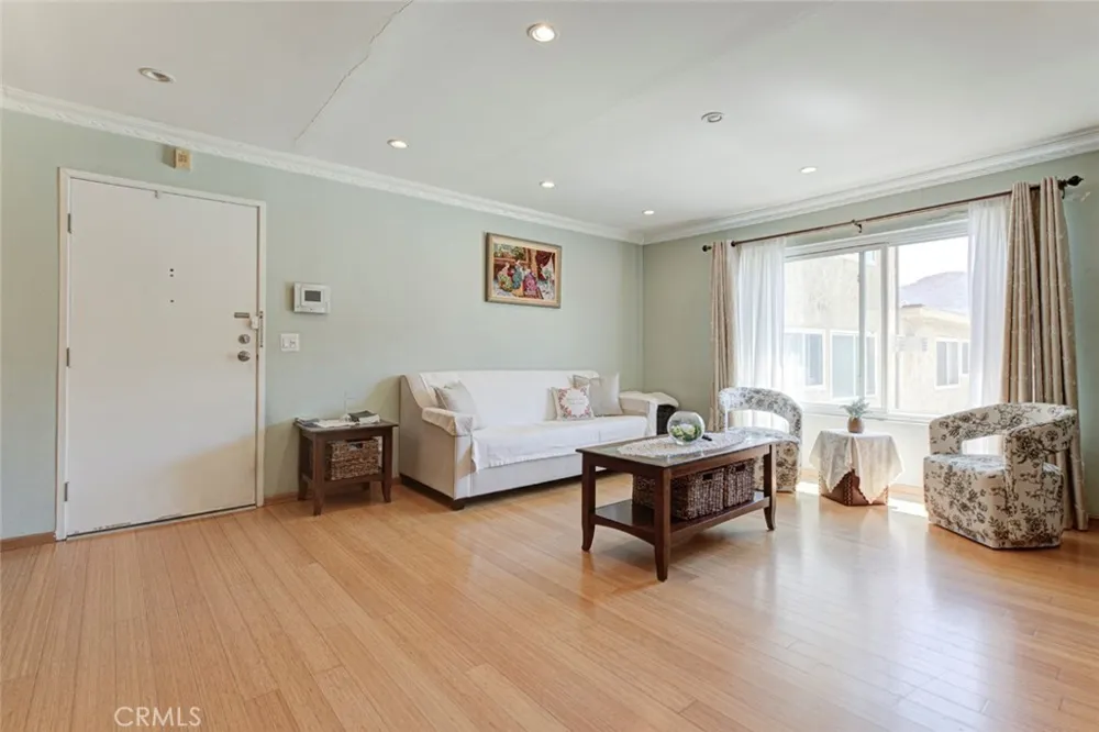 3220 Altura Avenue #217 Glendale, CA 91214