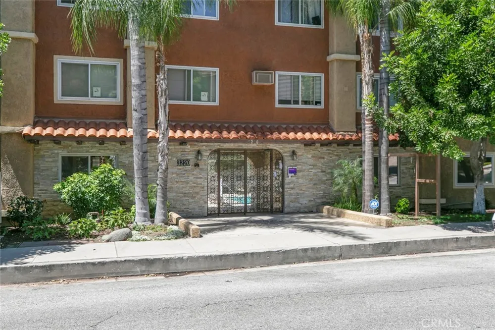 3220 Altura Avenue #217 Glendale, CA 91214