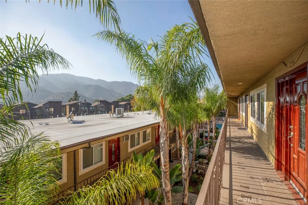 3220 Altura Avenue #217 Glendale, CA 91214