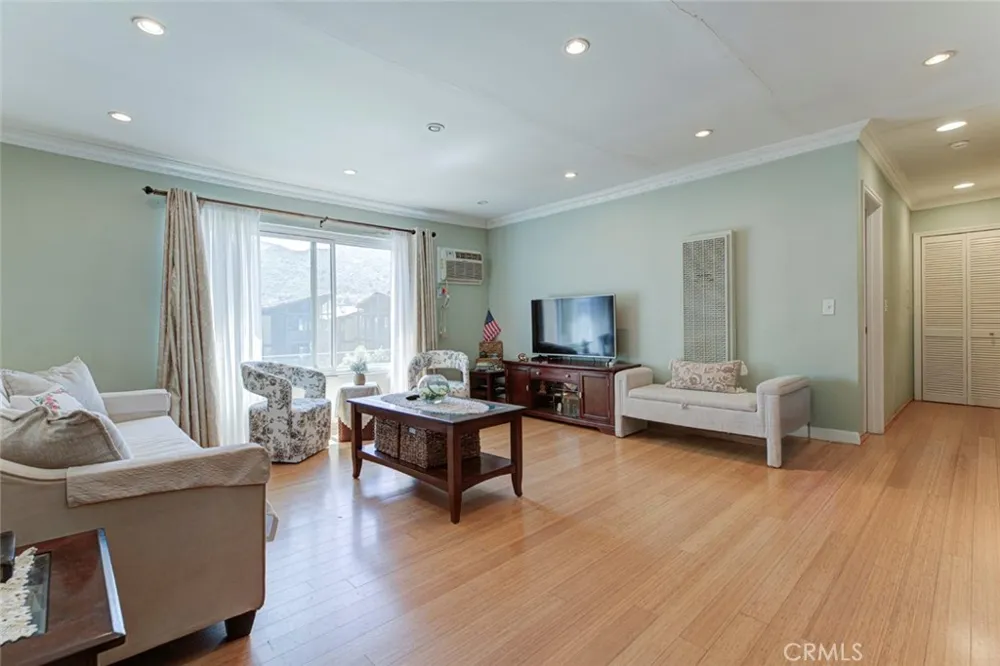 3220 Altura Avenue #217 Glendale, CA 91214
