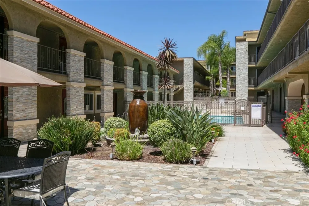 3220 Altura Avenue #217 Glendale, CA 91214