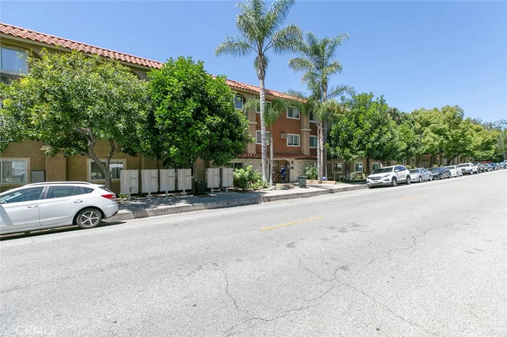 3220 Altura Avenue #217 Glendale, CA 91214
