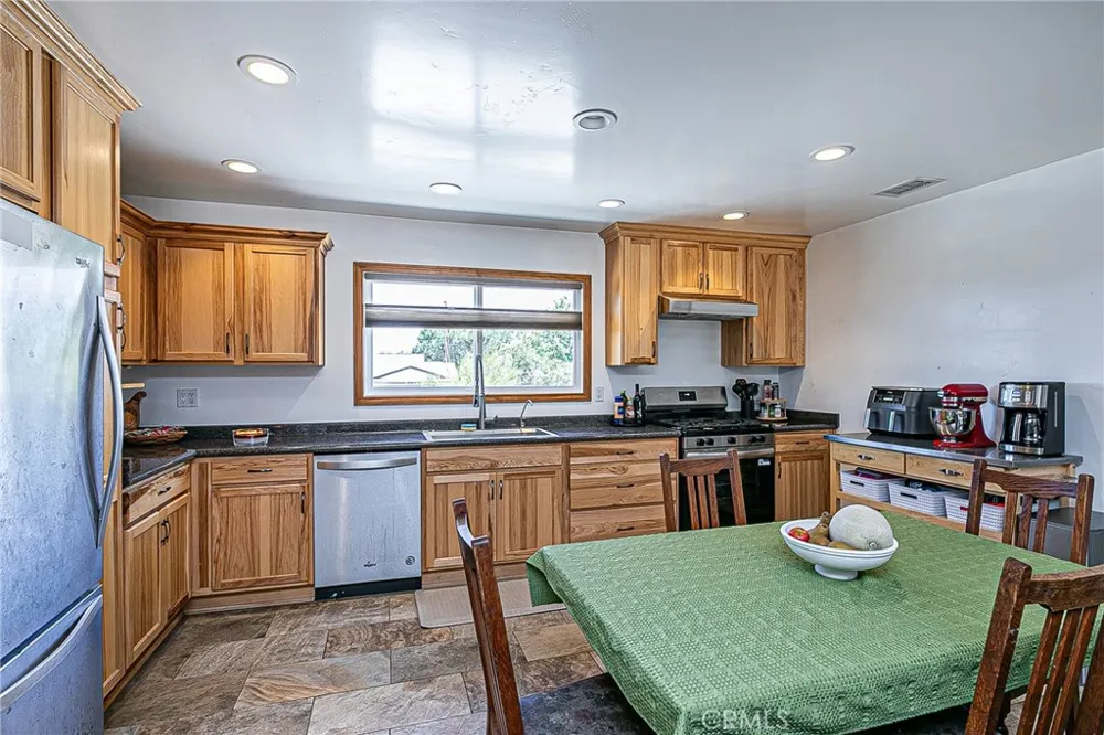 1216 Via Alta Santa Maria, CA 93455